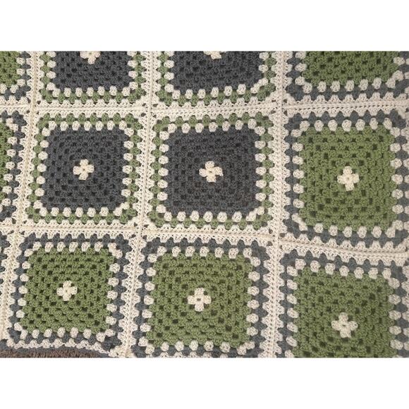Handmade Knit Crochet Throw Blanket Afghan Granny Square Cream Grey Green 37x37 - Picture 2 of 9
